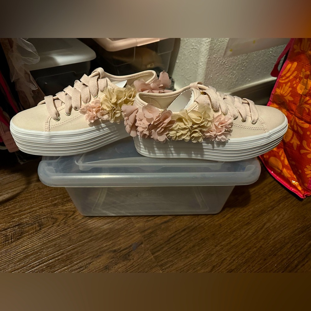 Blush floral less